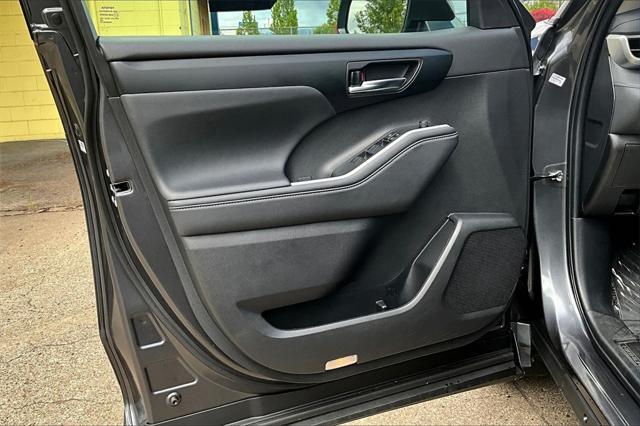 used 2024 Toyota Highlander car, priced at $46,269