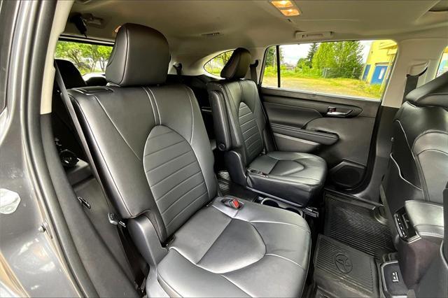 used 2024 Toyota Highlander car, priced at $46,269