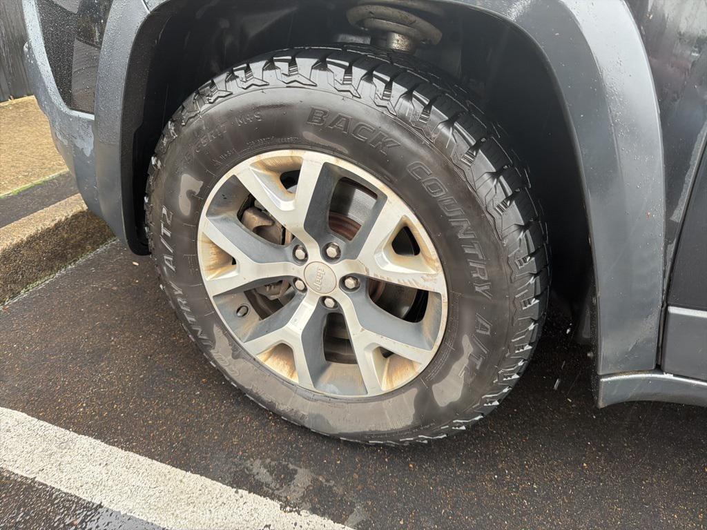 used 2016 Jeep Cherokee car, priced at $9,235