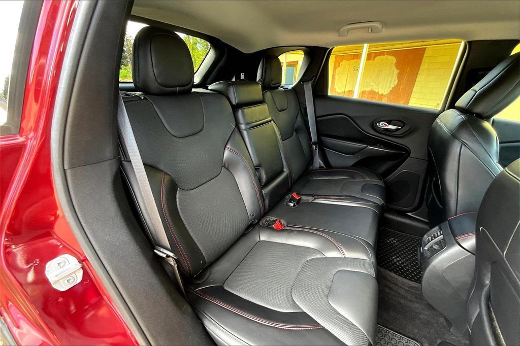 used 2019 Jeep Cherokee car, priced at $19,913