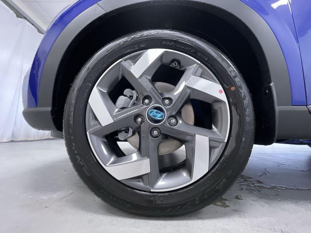 new 2025 Hyundai Venue car, priced at $23,055