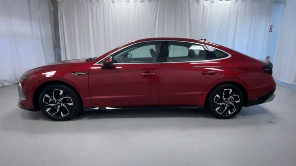 used 2025 Hyundai Sonata car, priced at $26,995
