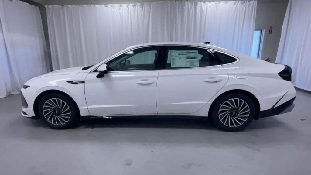 used 2024 Hyundai Sonata Hybrid car, priced at $25,995
