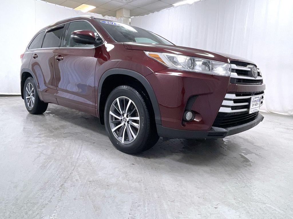used 2018 Toyota Highlander car, priced at $27,995