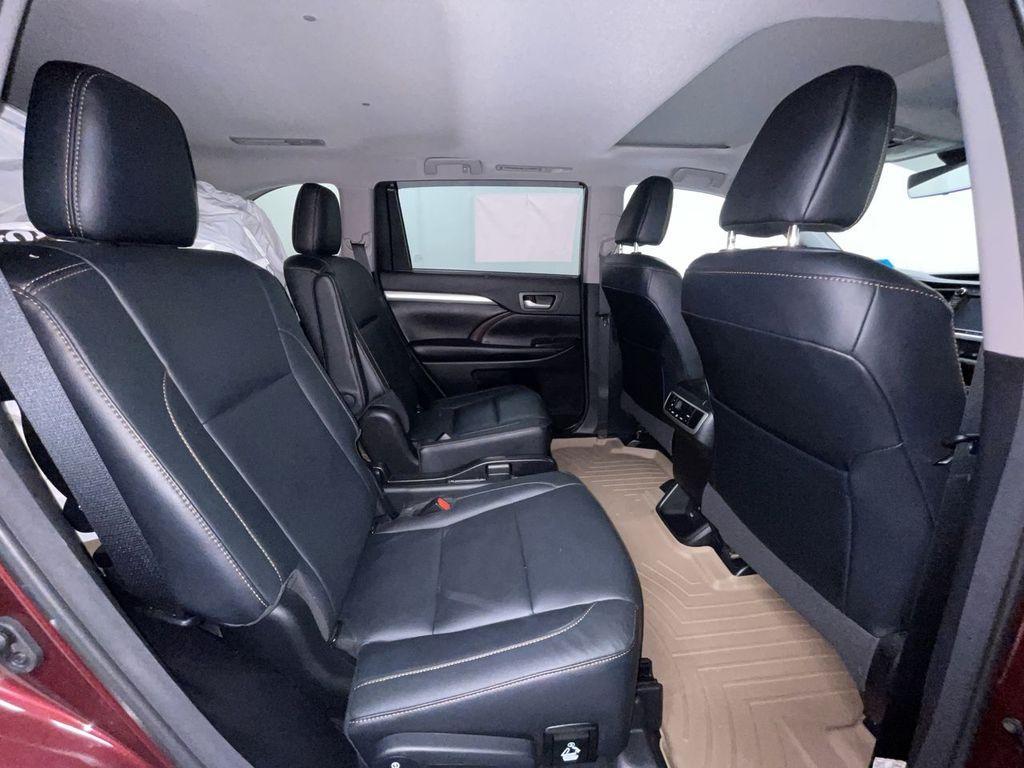 used 2018 Toyota Highlander car, priced at $27,995