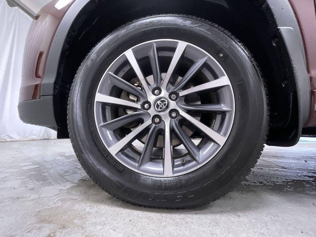 used 2018 Toyota Highlander car, priced at $27,995
