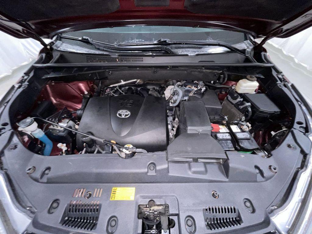 used 2018 Toyota Highlander car, priced at $27,995