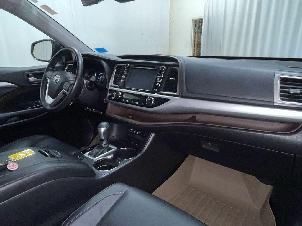 used 2018 Toyota Highlander car, priced at $27,995