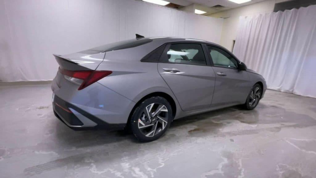 new 2025 Hyundai Elantra car, priced at $22,260