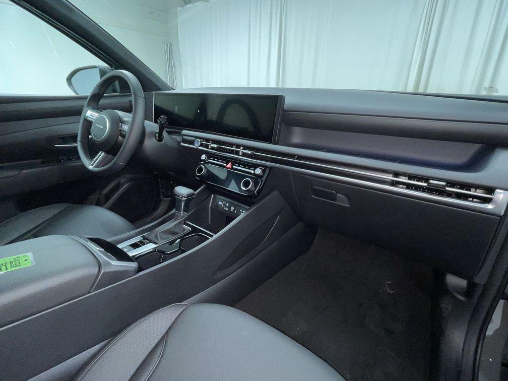 new 2025 Hyundai Tucson car, priced at $31,594