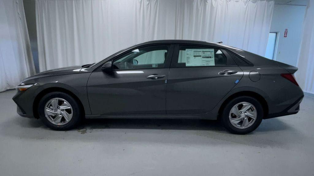 new 2025 Hyundai Elantra car, priced at $21,290