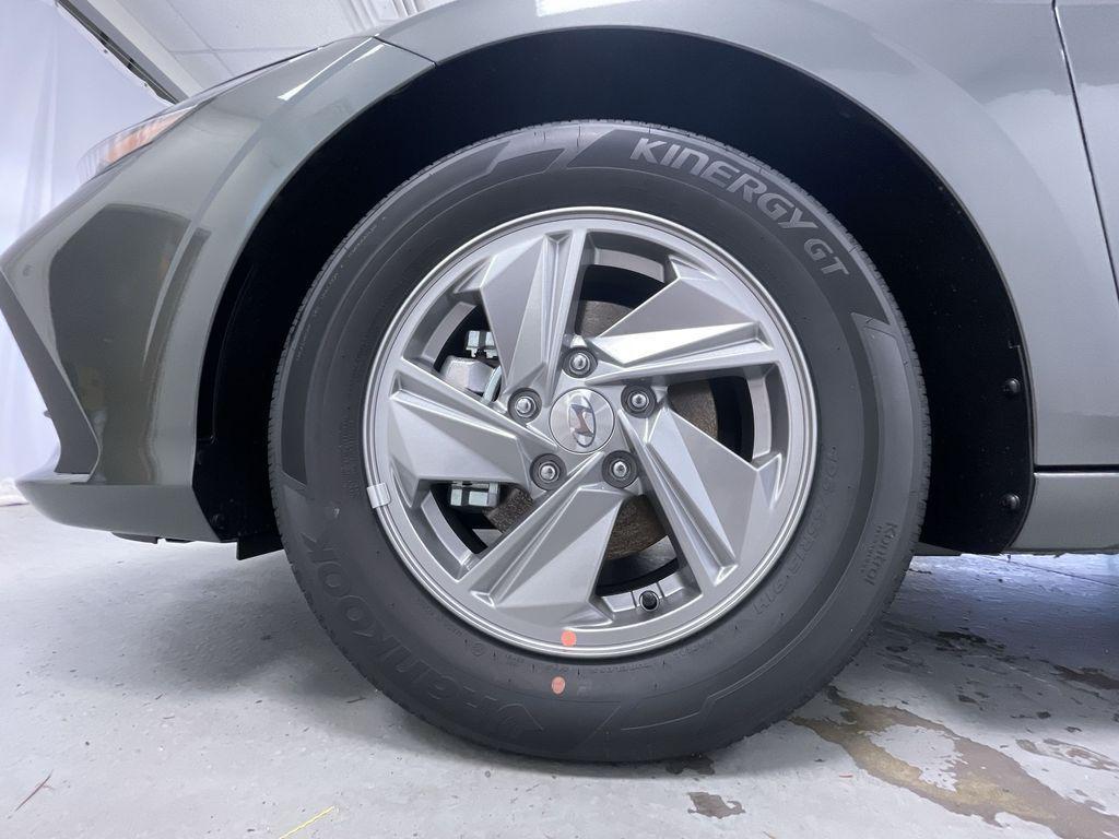 new 2025 Hyundai Elantra car, priced at $21,290