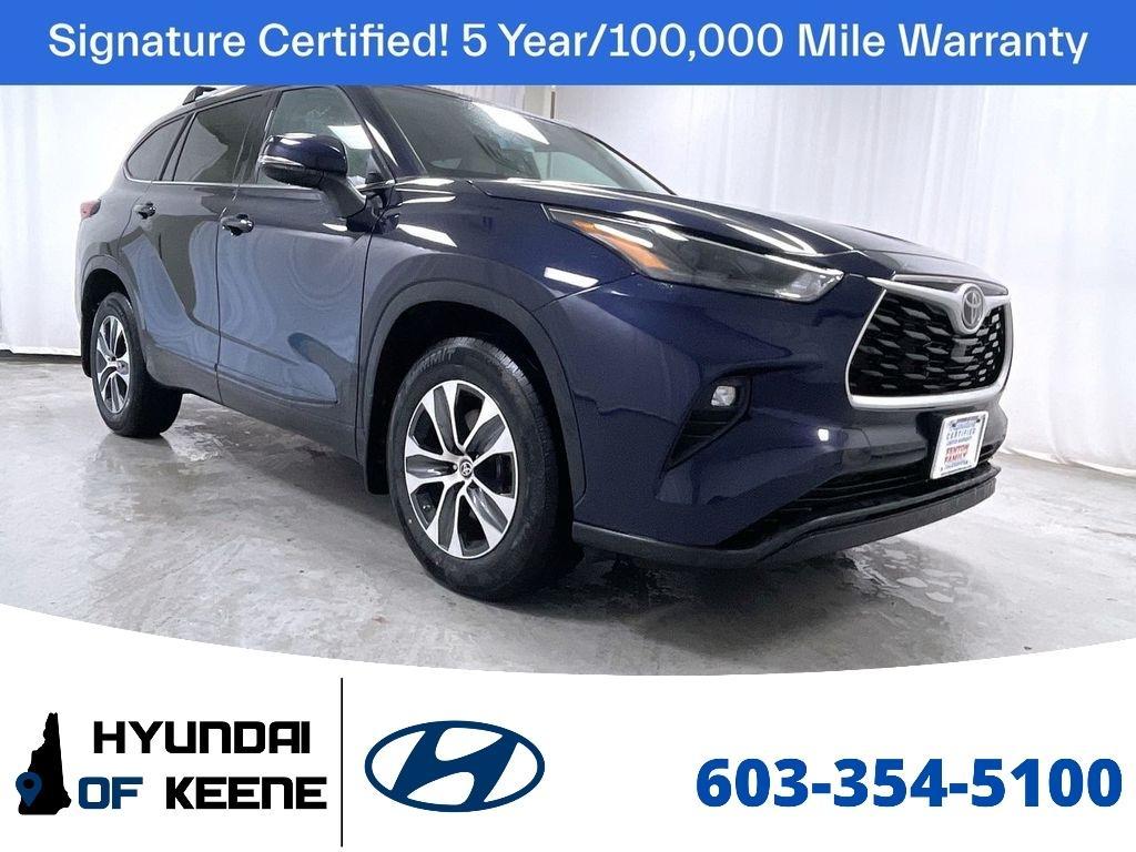 used 2022 Toyota Highlander car, priced at $37,495