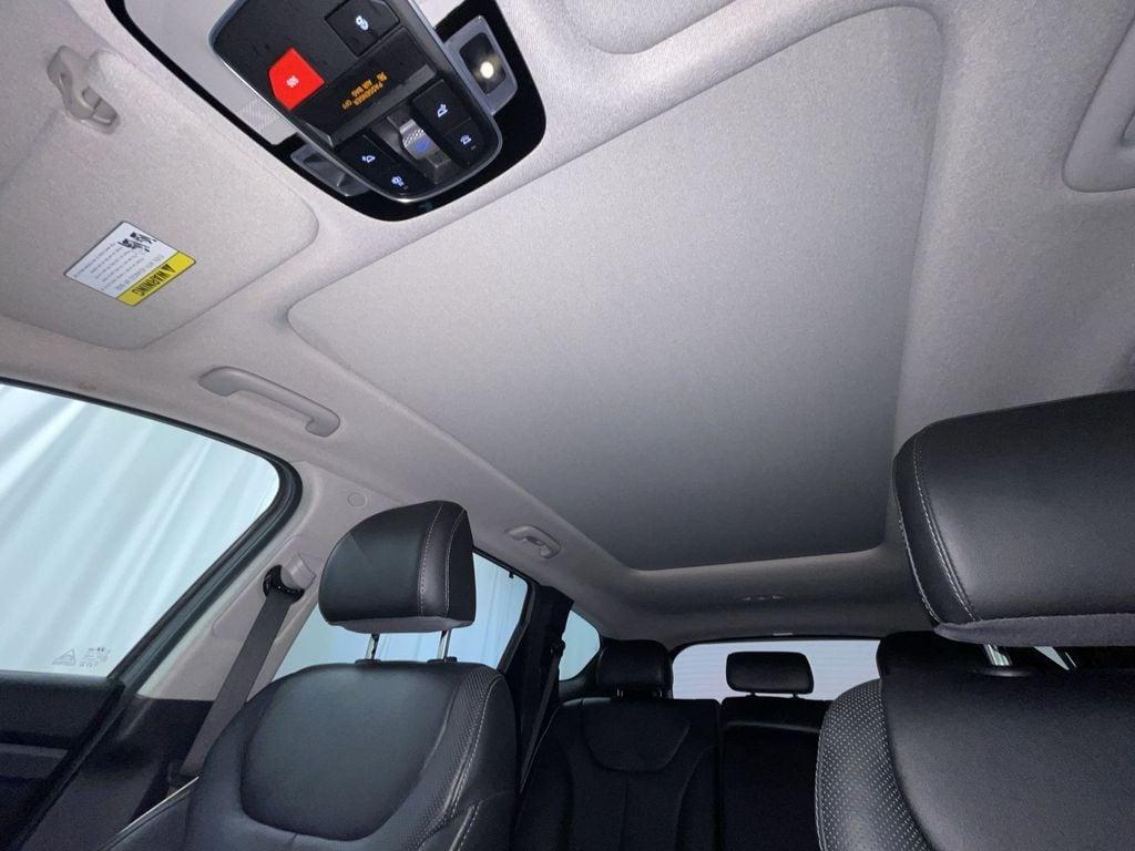 used 2022 Hyundai Santa Fe car, priced at $25,995