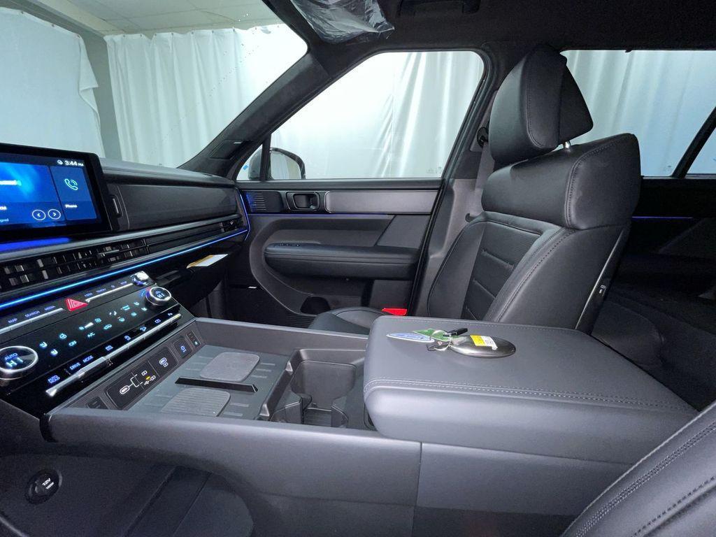 new 2025 Hyundai Santa Fe car, priced at $45,390