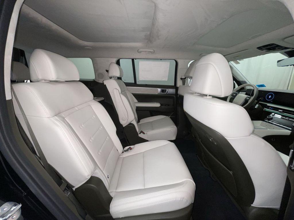 used 2024 Hyundai Santa Fe car, priced at $43,995