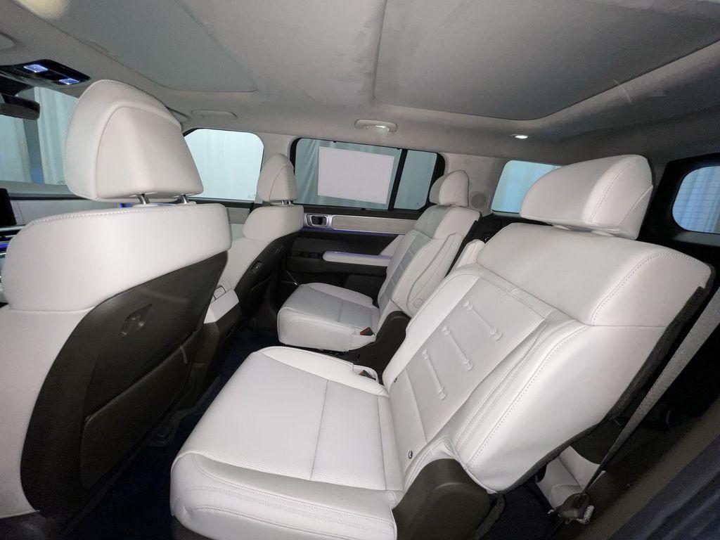 used 2024 Hyundai Santa Fe car, priced at $43,995