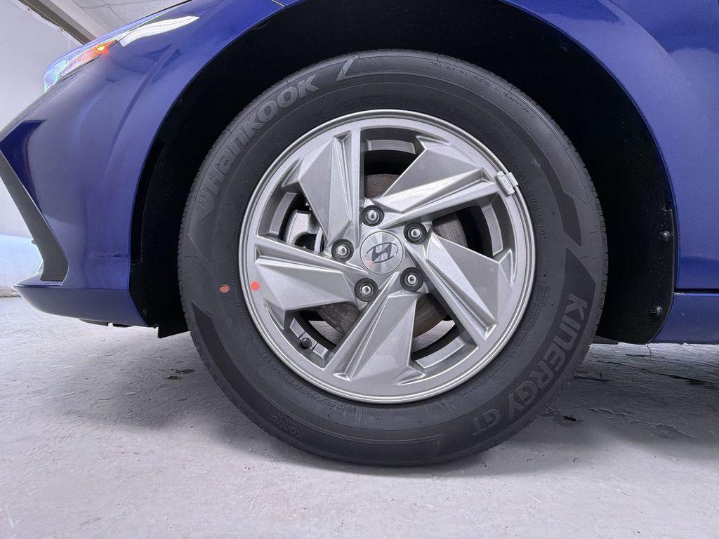 new 2025 Hyundai Elantra car, priced at $21,260