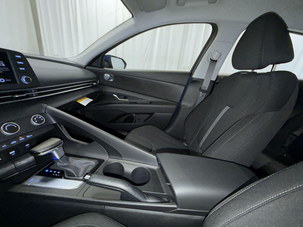 new 2025 Hyundai Elantra car, priced at $21,260