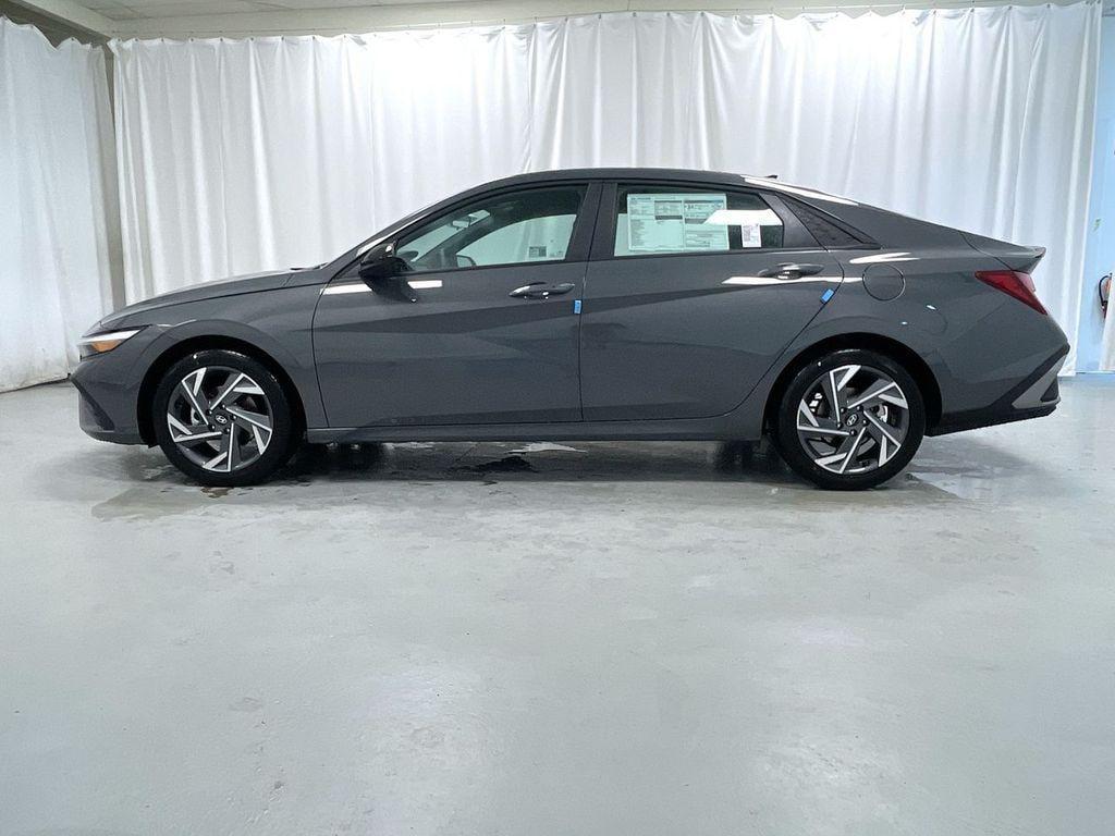new 2025 Hyundai Elantra car, priced at $23,237