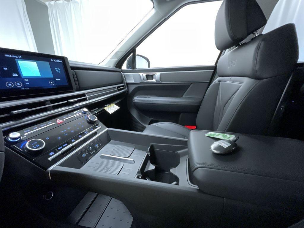 used 2024 Hyundai Santa Fe car, priced at $39,995