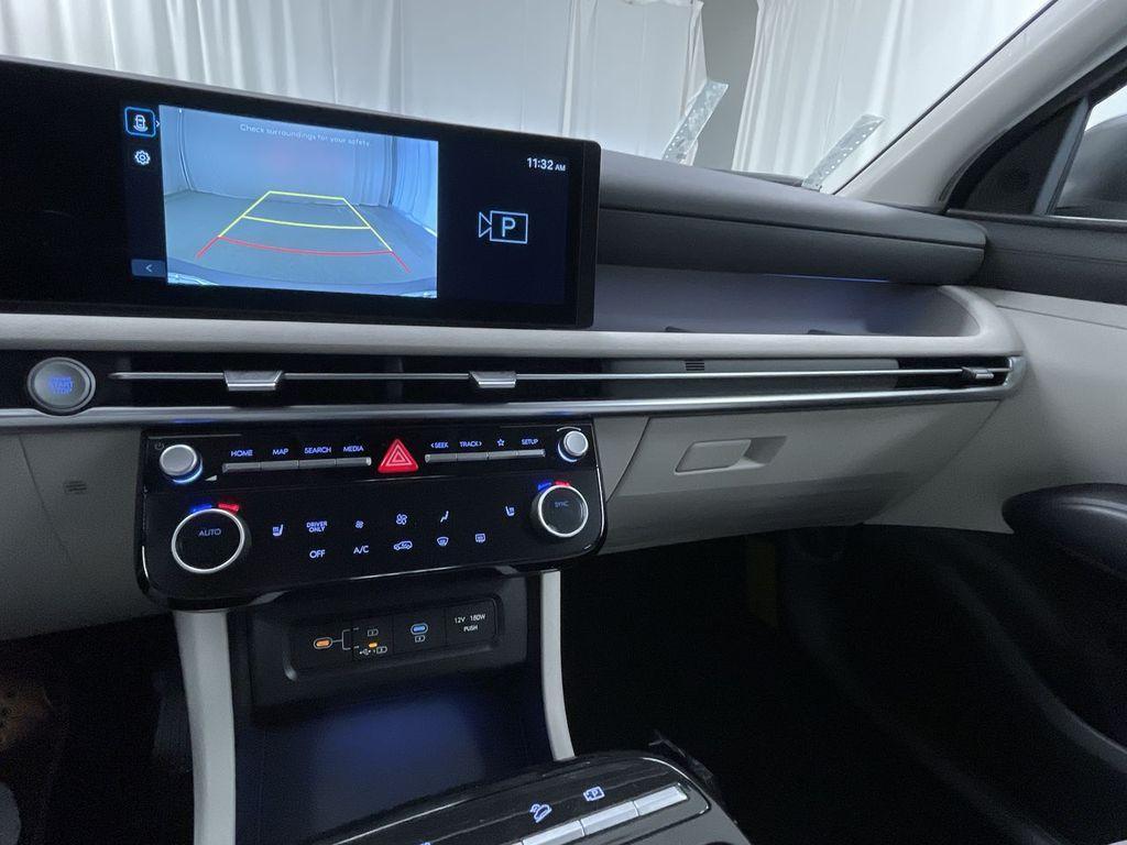 new 2025 Hyundai TUCSON Hybrid car, priced at $35,748