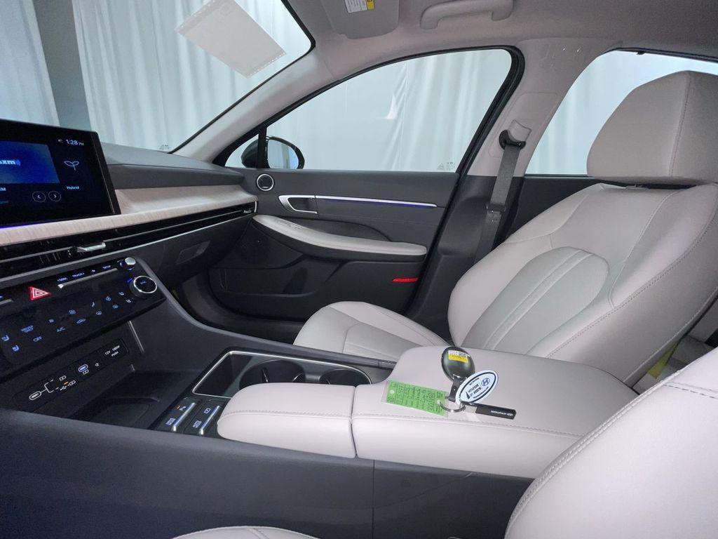 new 2025 Hyundai Sonata Hybrid car, priced at $37,257