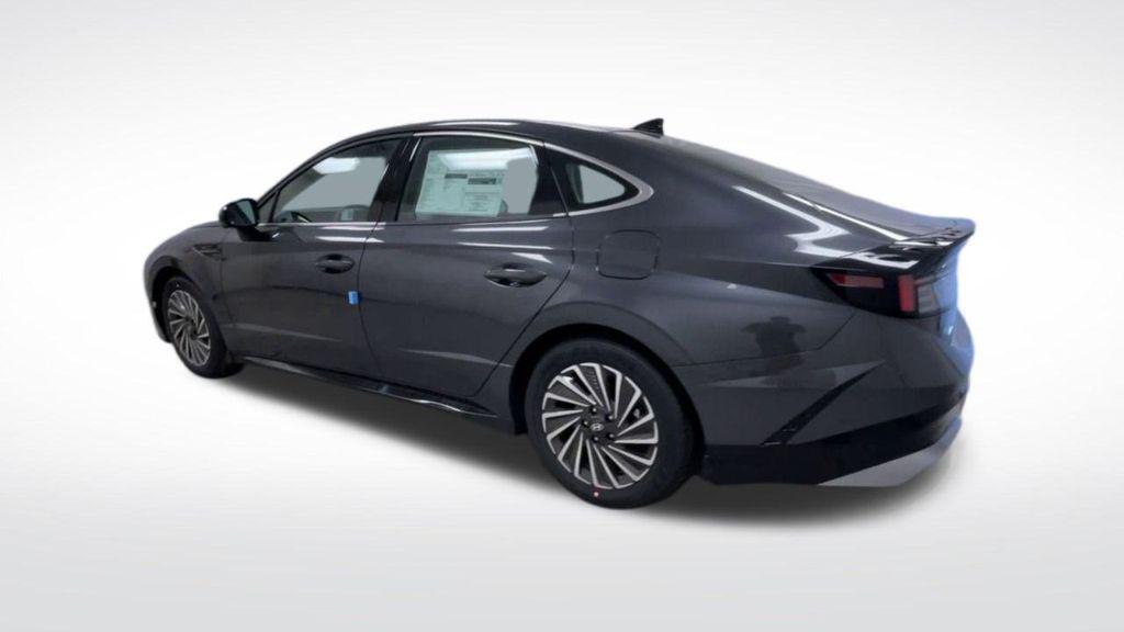 new 2025 Hyundai Sonata Hybrid car, priced at $34,960
