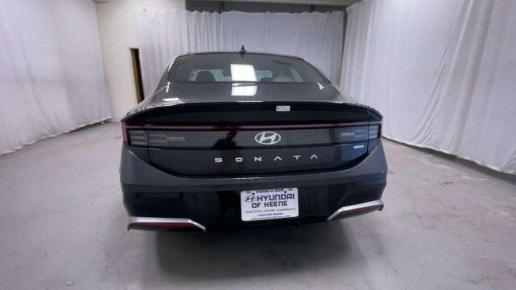 new 2025 Hyundai Sonata Hybrid car, priced at $37,257
