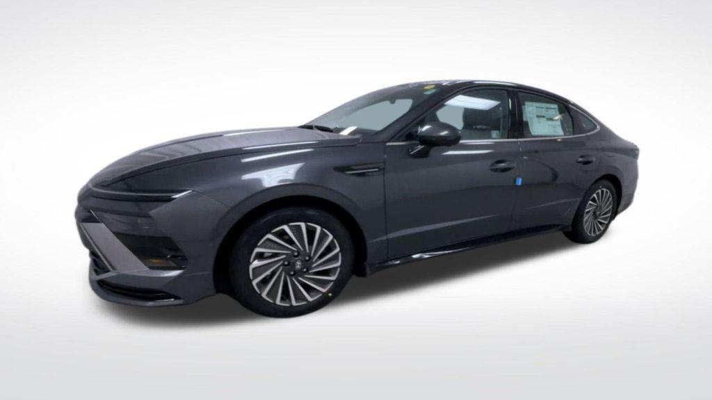 new 2025 Hyundai Sonata Hybrid car, priced at $35,128