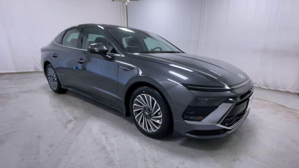 new 2025 Hyundai Sonata Hybrid car, priced at $38,128