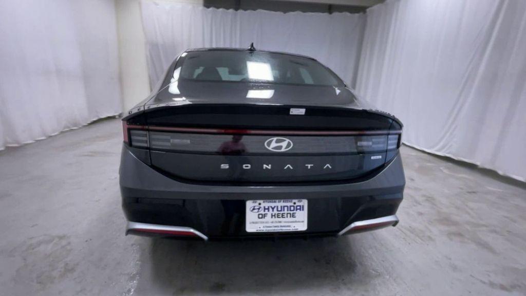 new 2025 Hyundai Sonata Hybrid car, priced at $37,118