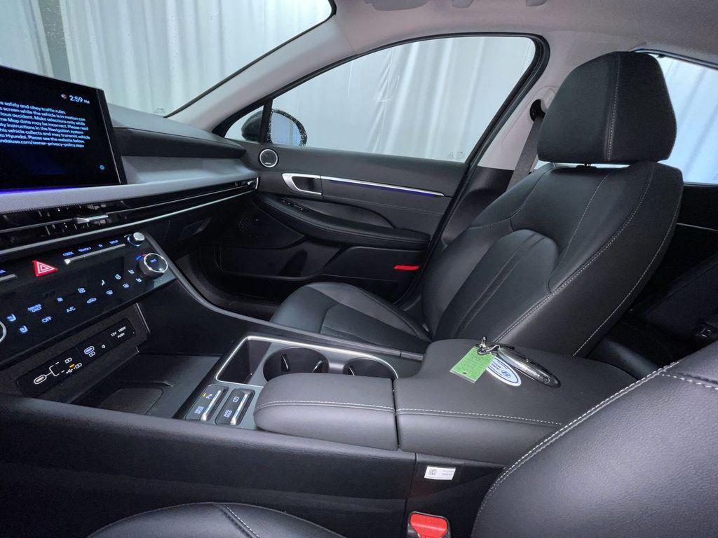 new 2025 Hyundai Sonata Hybrid car, priced at $37,418