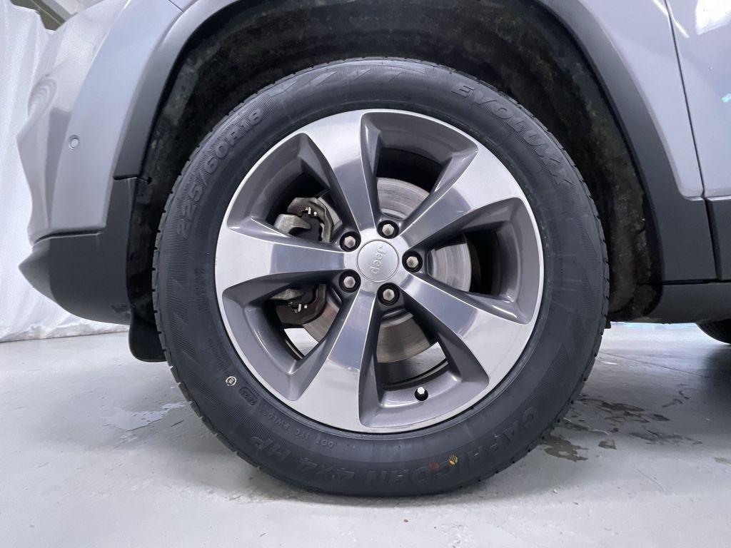 used 2020 Jeep Cherokee car, priced at $19,995