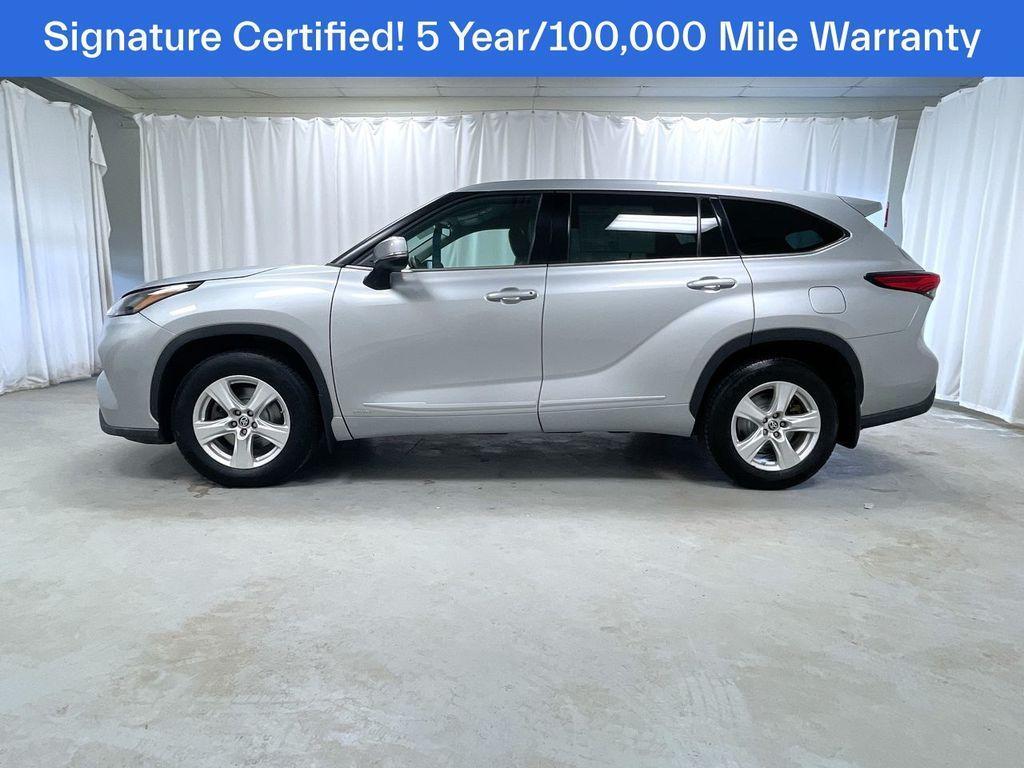 used 2022 Toyota Highlander Hybrid car, priced at $33,495