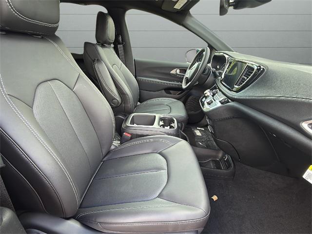 new 2026 Chrysler Pacifica car, priced at $43,317