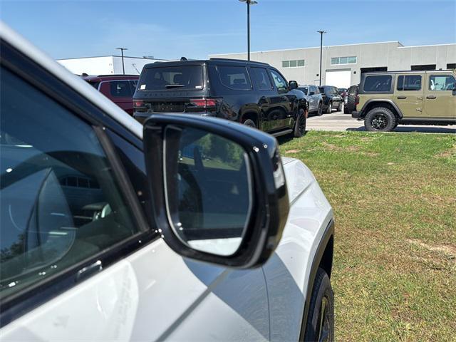 new 2025 Jeep Grand Cherokee car, priced at $52,140