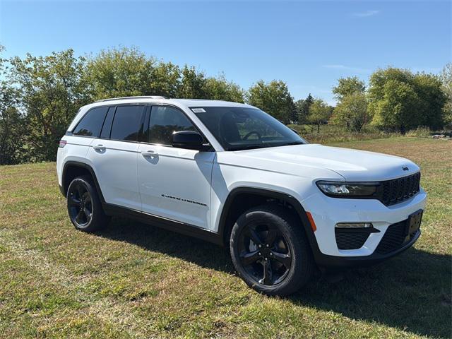 new 2025 Jeep Grand Cherokee car, priced at $52,140