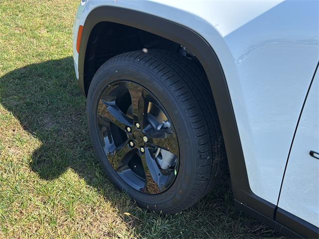 new 2025 Jeep Grand Cherokee car, priced at $52,140