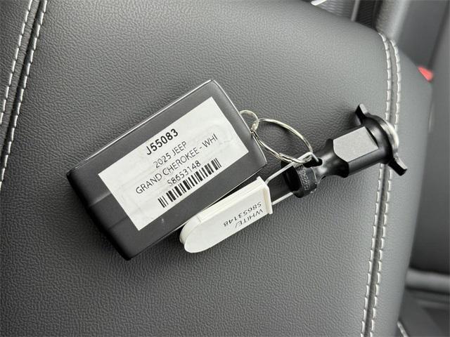 new 2025 Jeep Grand Cherokee L car, priced at $51,617
