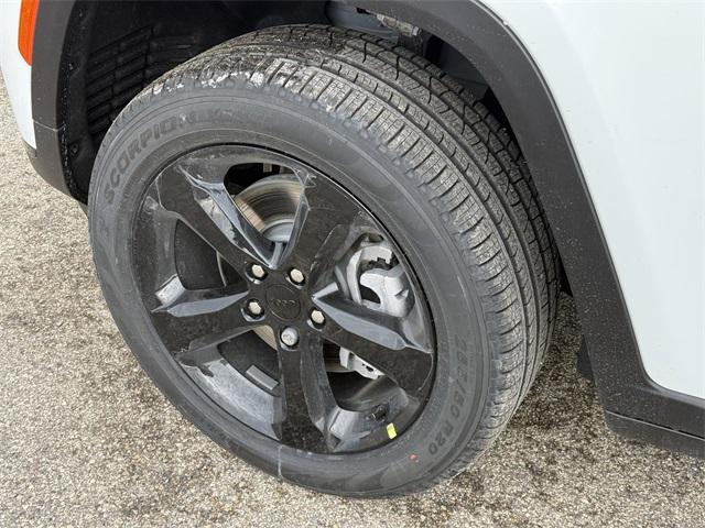 new 2025 Jeep Grand Cherokee L car, priced at $51,617
