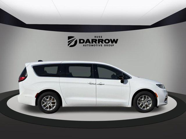 new 2025 Chrysler Pacifica car, priced at $39,500