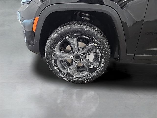new 2025 Jeep Grand Cherokee car, priced at $53,238