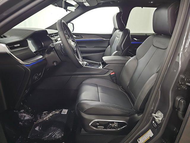 new 2025 Jeep Grand Cherokee car, priced at $58,500