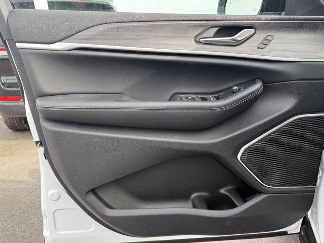 new 2025 Jeep Grand Cherokee car, priced at $49,500