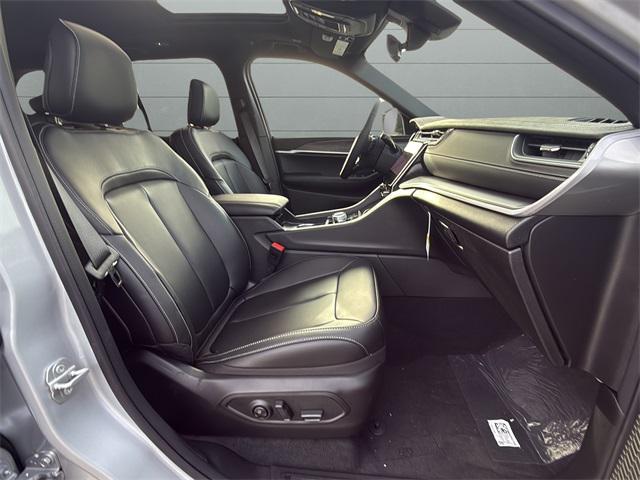 new 2025 Jeep Grand Cherokee car, priced at $50,961