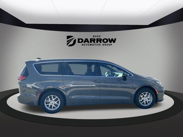 new 2025 Chrysler Pacifica car, priced at $43,920