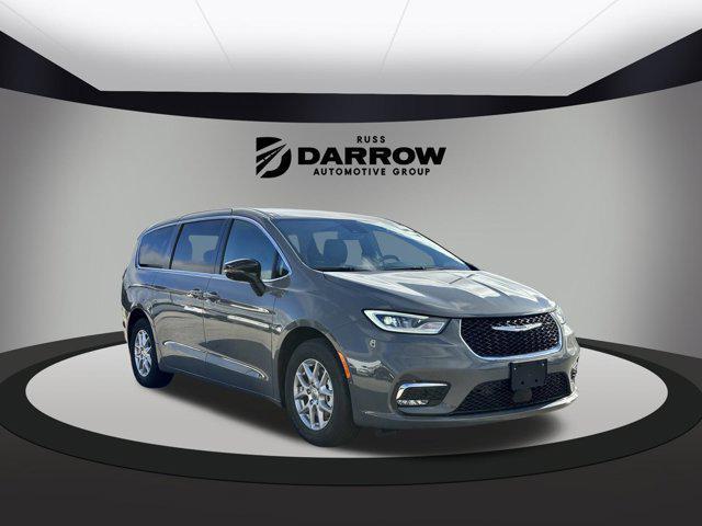 new 2025 Chrysler Pacifica car, priced at $43,920