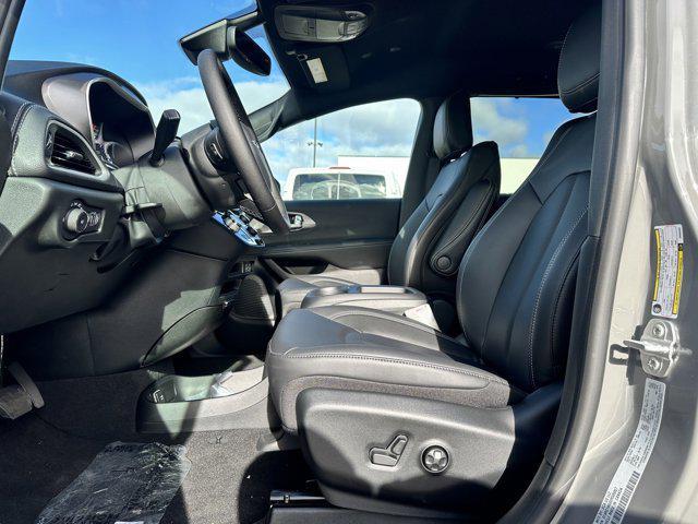 new 2025 Chrysler Pacifica car, priced at $43,920