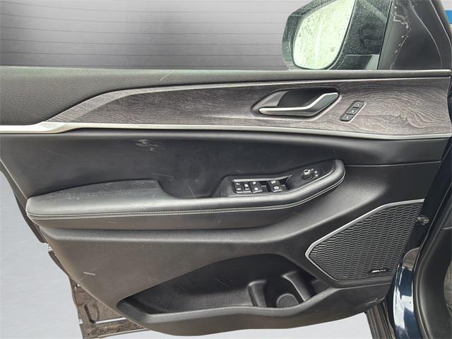 used 2023 Jeep Grand Cherokee L car, priced at $25,818